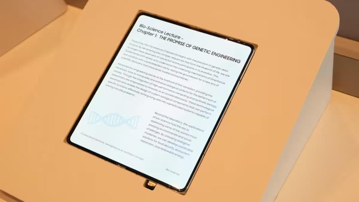 三星展示无折痕折叠屏，或用于Galaxy Z Fold 8和iPhone Fold