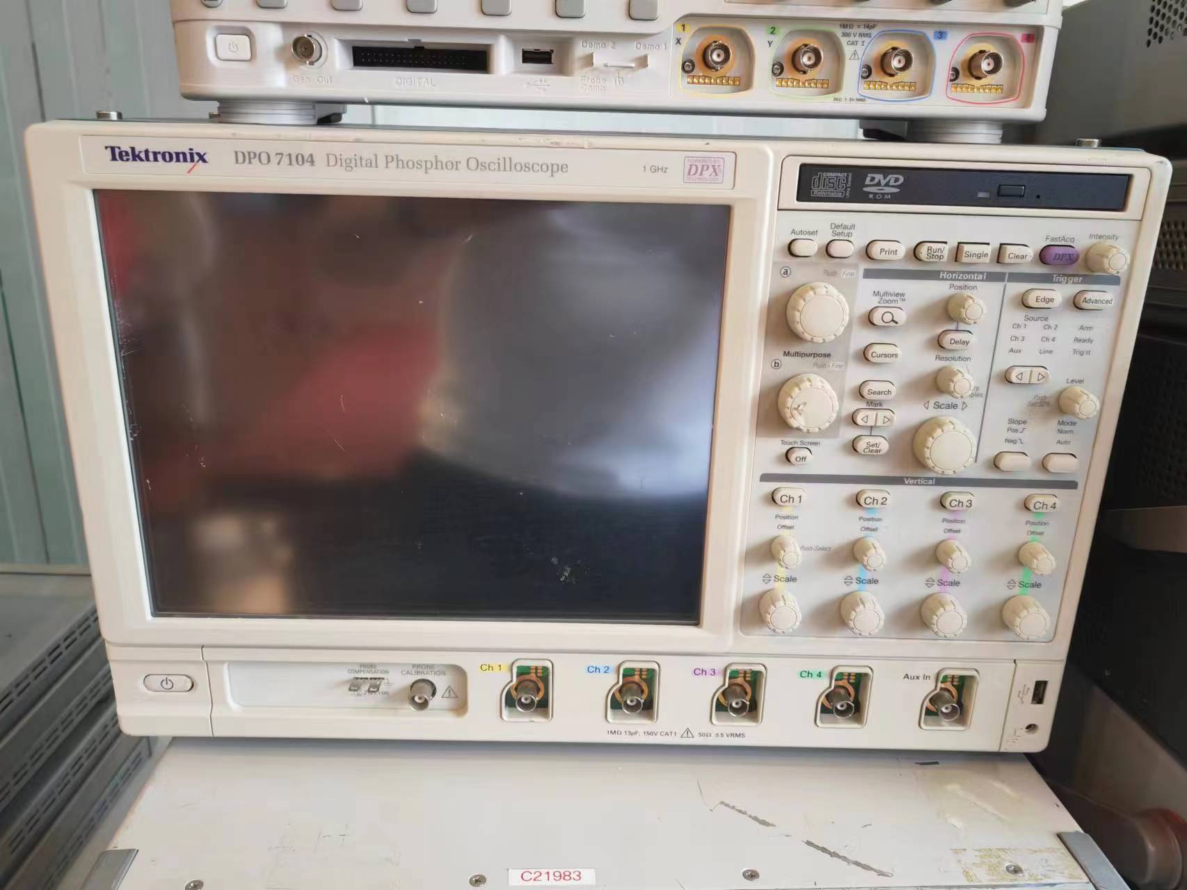 Tektronix泰克DPO7104数字荧光示波器