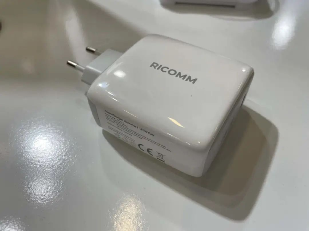 每周上新：奥海 120W超薄氮化镓充电器，百克龙 全能E1500LFP户外电源，新斯宝 超薄氮化镓快充，RICOMM 140W氮化镓充电器-充电头网
