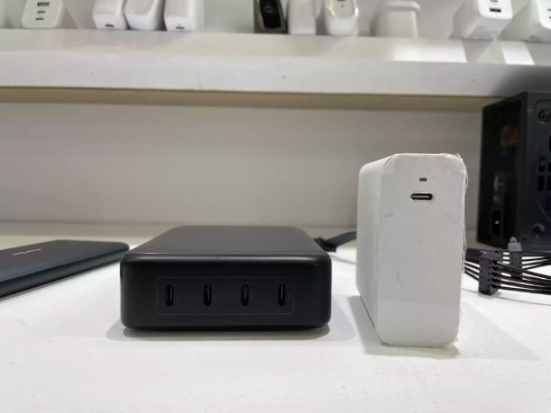 无与伦比的充电速度,功率高达240W,CE-LINK推出两款USB PD3.1充电器-充电头网