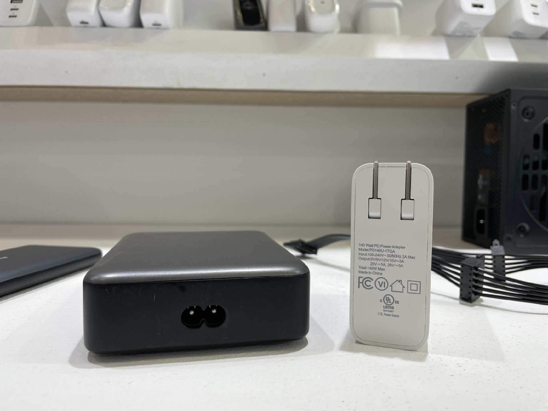 无与伦比的充电速度,功率高达240W,CE-LINK推出两款USB PD3.1充电器-充电头网