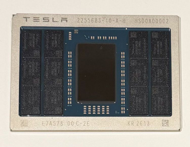 Tesla公开AI5芯片样品，将用于自动驾驶和AI运算