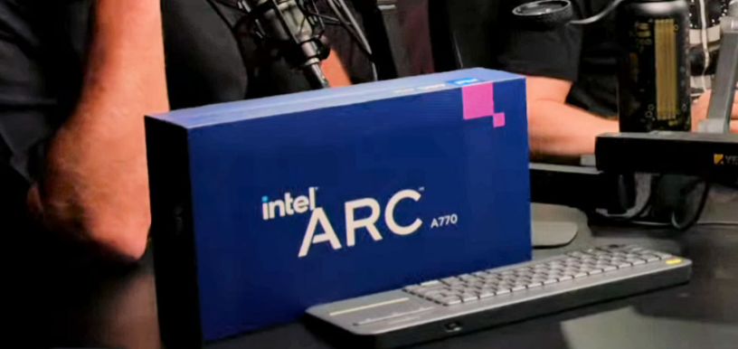 英特尔锐炫 A770 限量版旗舰独显亮相:完整 ACM-G10 GPU,配备 RGB 灯带,消息称超频效果非常好