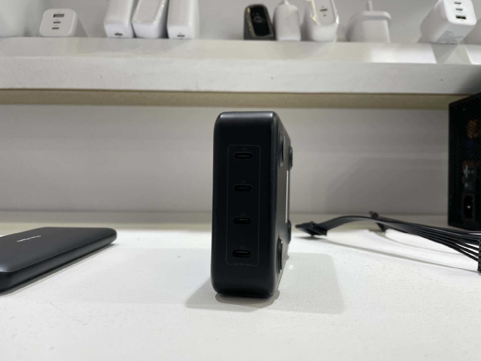 无与伦比的充电速度,功率高达240W,CE-LINK推出两款USB PD3.1充电器-充电头网