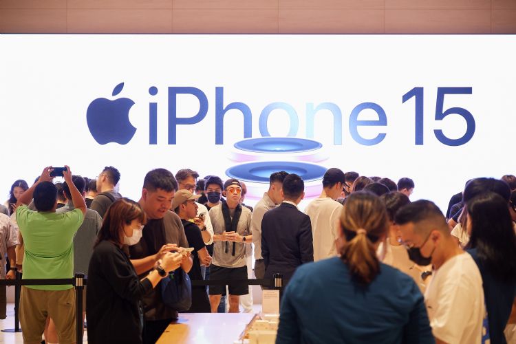 iPhone 15系列中，顶规机种iPhone 15 Pro Max规划产量最大。李建梁摄