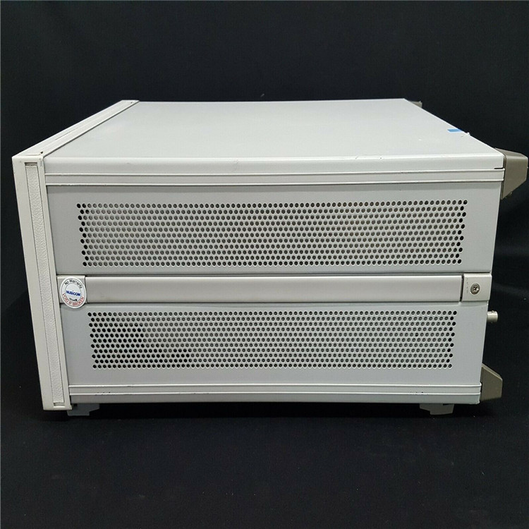 回收出售FLUKE福绿克5725A多功能校准器