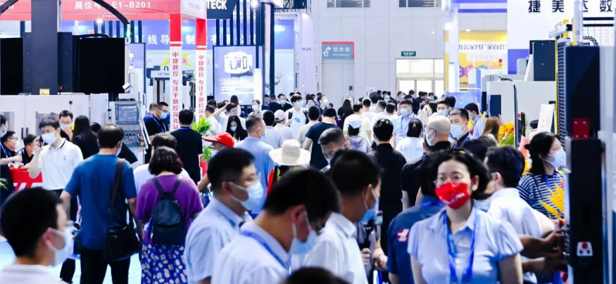 研华发布新一代 “边云协同-研华智慧工厂解决方案”