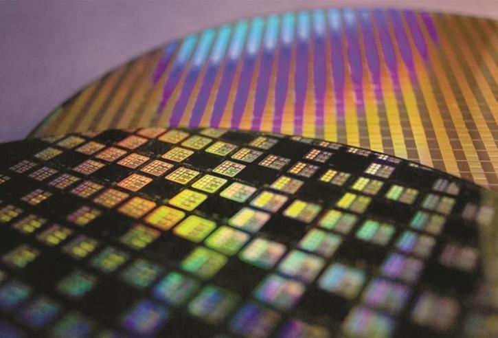 拥抱中国厂商,三星量产3nm芯片,功耗降低45%,台积电压力大 拥抱中国厂商,三星量产3nm芯片,功耗降低45%,台积电压力大
