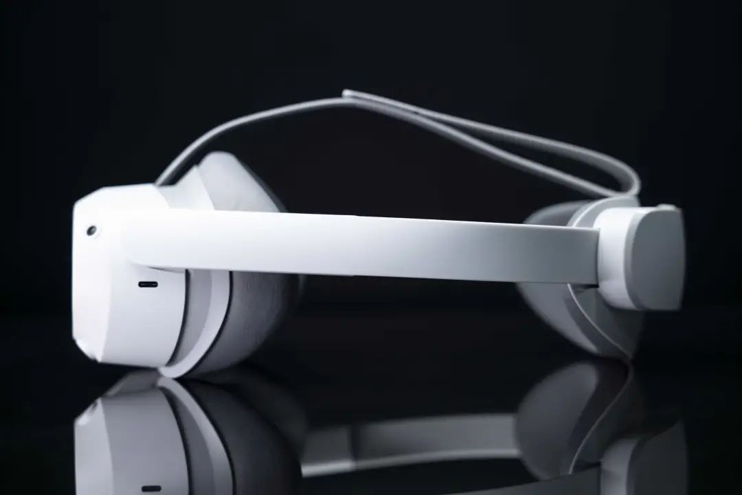 PICO 4 VR一体机体验报告：打破次元壁，探索未知精彩
