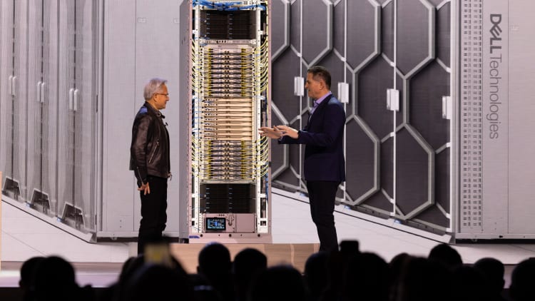 戴尔与NVIDIA联手押注代理式AI，AI竞争转向基础设施