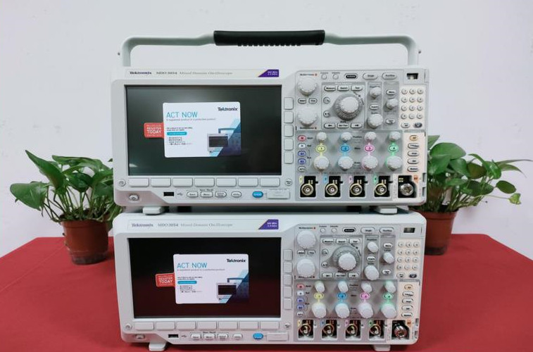 MDO3054 泰克Tektronix混合域示波器500MHz