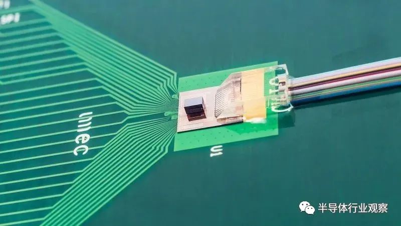 突破，每秒200 Gbps的光收发器