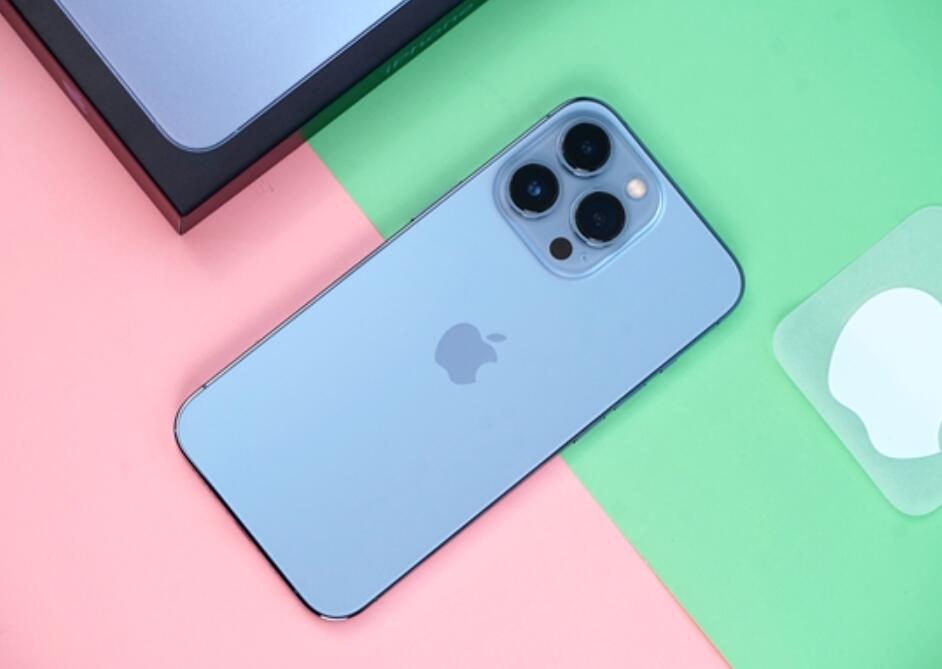 国产面板一哥 京东方拿下iPhone 14 OLED屏订单？业内回应来了