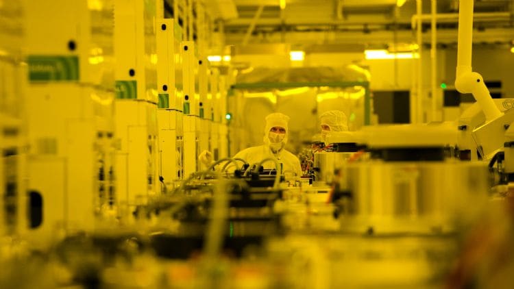 半导体关键材料取得突破：光阻剂玻璃瓶试用成功