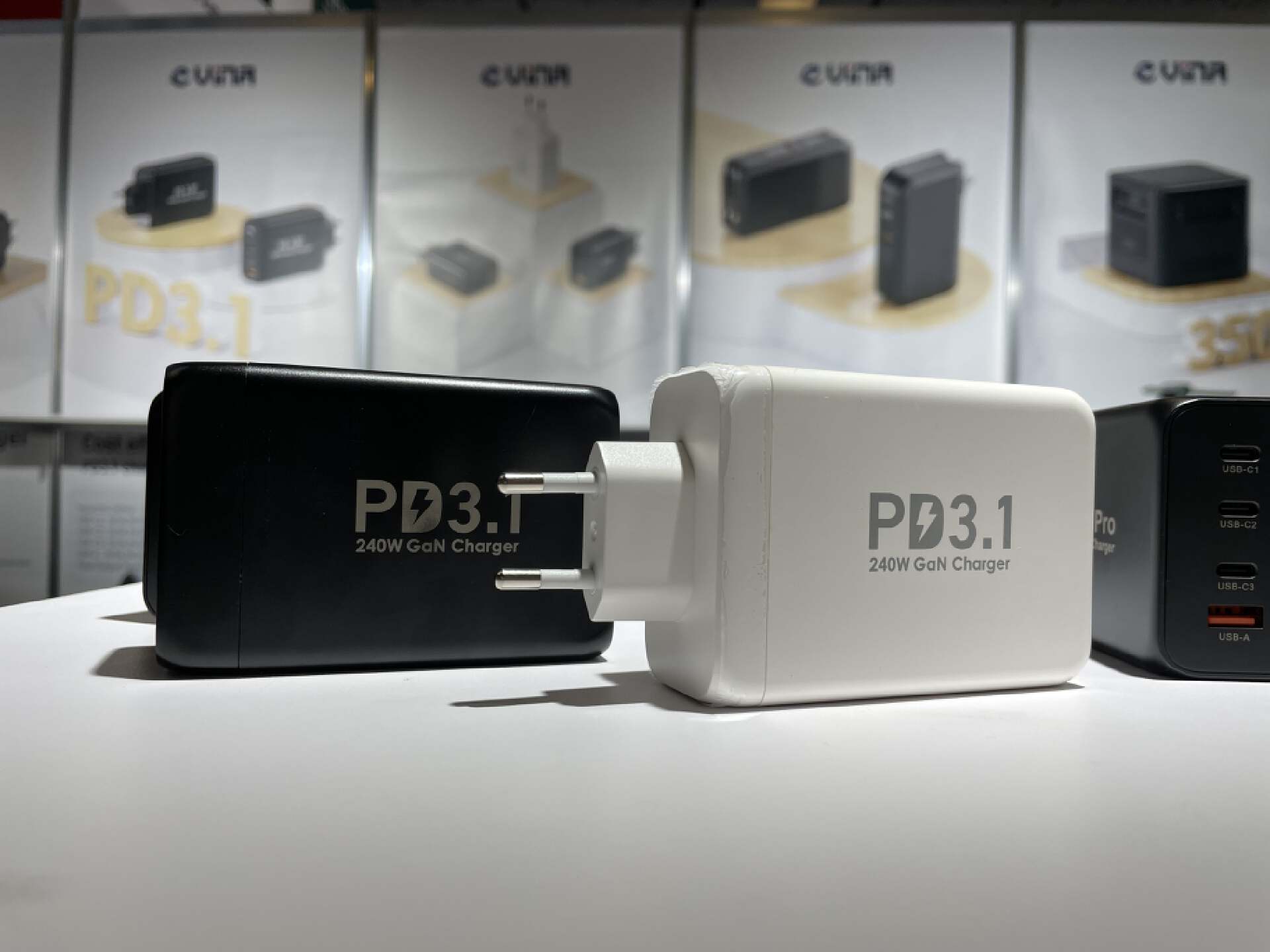 一插即享极速充电，美富达推出240W PD3.1充电器