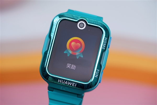 九重AI精准定位!华为儿童手表4 Pro开箱图赏