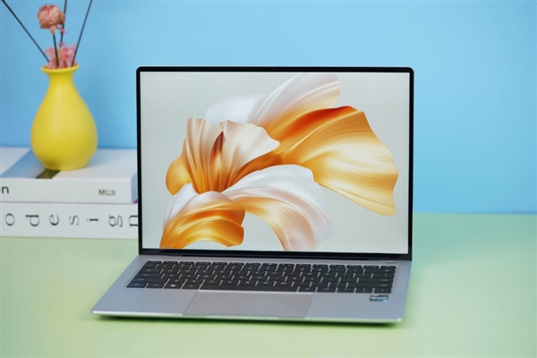14.2英寸3.1K屏!华为MateBook X Pro开箱图赏