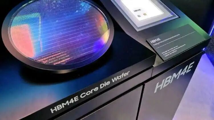 三星于GTC 2026首度公开HBM4E。三星