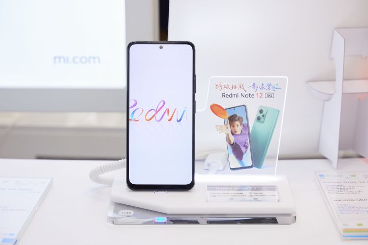 业界陆续传出,国内手机品牌准备稍稍升级导入AMOLED面板的中低端机种拉货动能。李建梁摄(数据照) 业界陆续传出,国内手机品牌准备稍稍升级导入AMOLED面板的中低端机种拉货动能。李建梁摄(数据照)