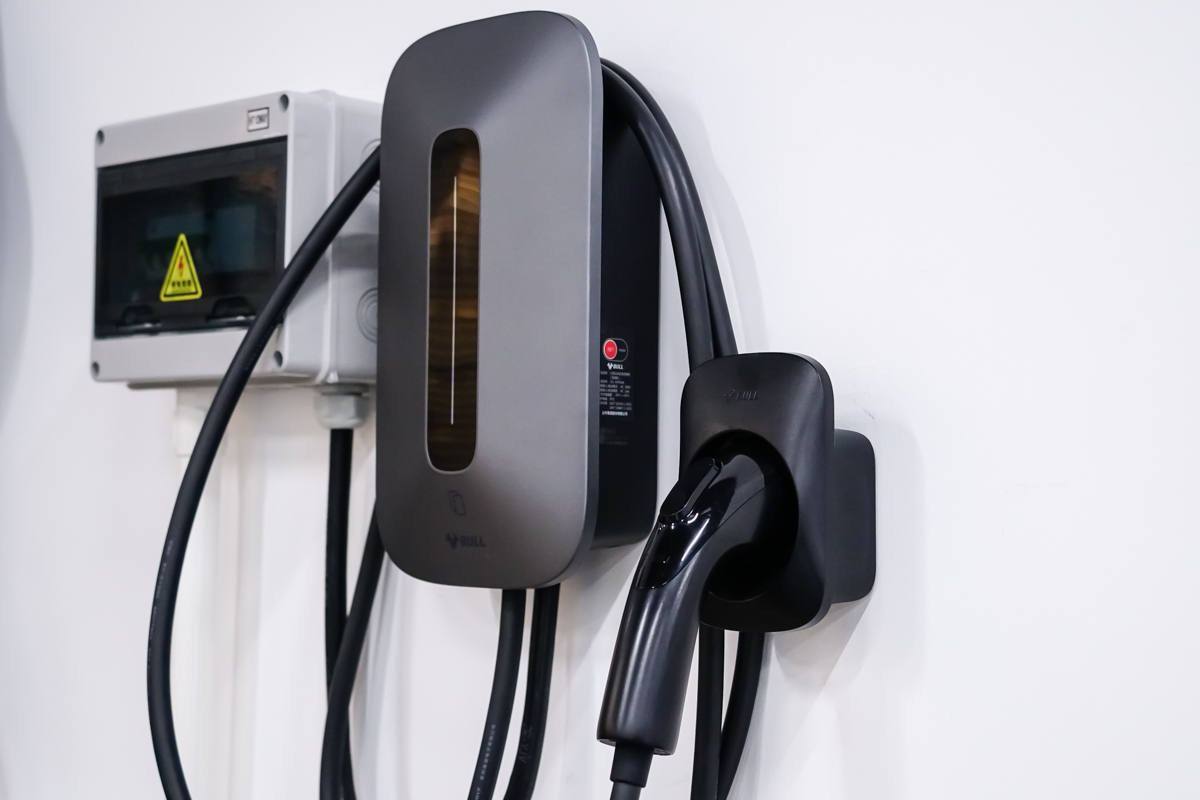 公牛成立全资新能源科技公司,进军新能源汽车充电桩市场-充电头网