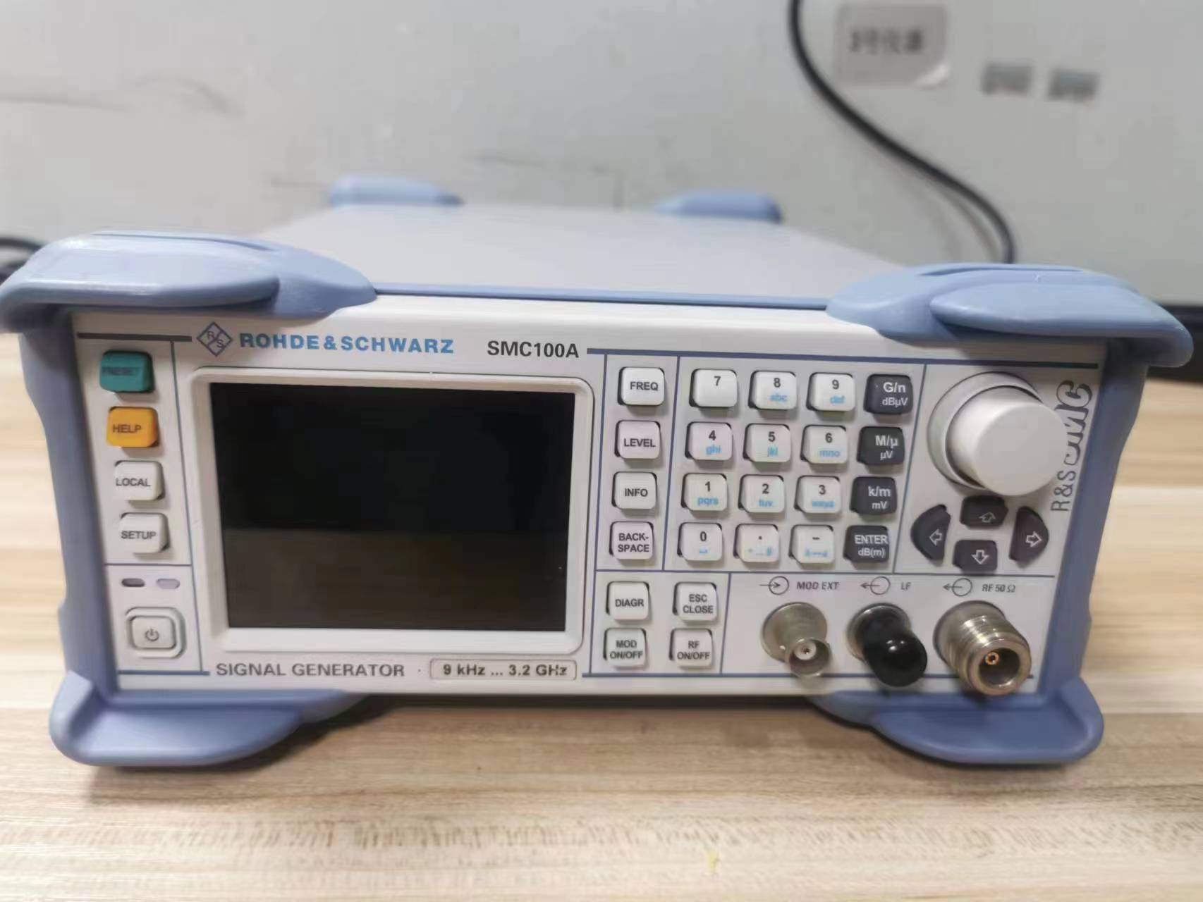 SMC100A 罗德与施瓦茨R&S信号发生器