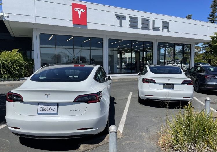 通膨成本吃不消 Tesla同时拉升三大洲产能