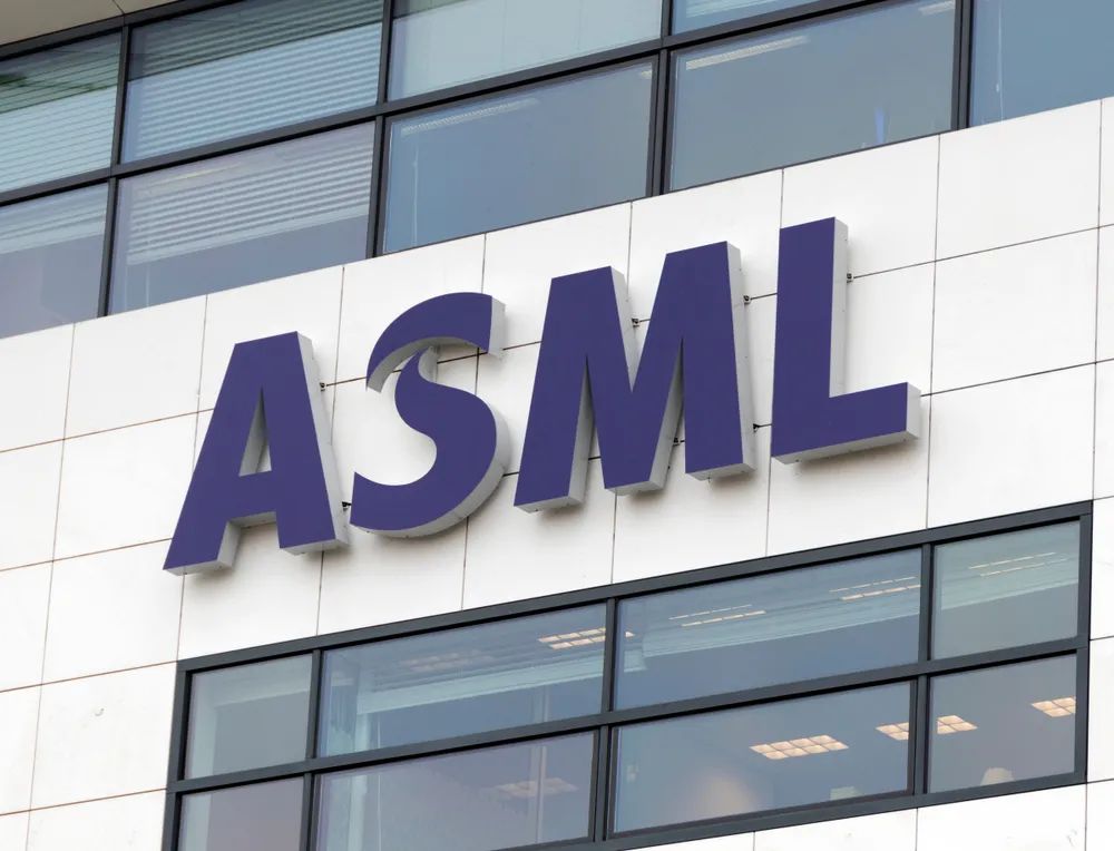 ASMLQ1财报公布：净销售额35亿欧元