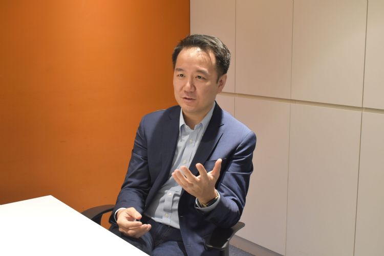 SparkLabs Taiwan共同创始人暨管理合伙人邱彦锜表示，台湾与韩国的产业属性相似，在数码医疗科技有许多合作空间。林佳楠摄
