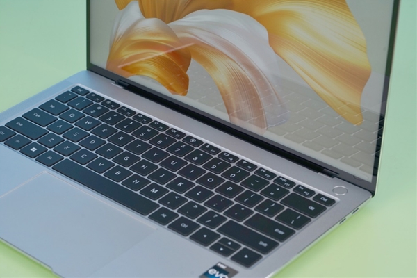14.2英寸3.1K屏!华为MateBook X Pro开箱图赏