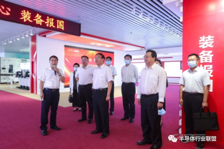 中国科协领导：调研中国电科四十五所，参观光刻机整机装配调试现场