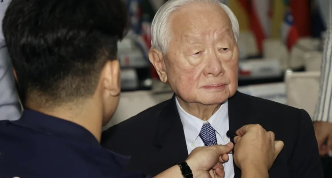 张忠谋指出,中国台湾晶圆制造有三大优势:人才,工程师流动