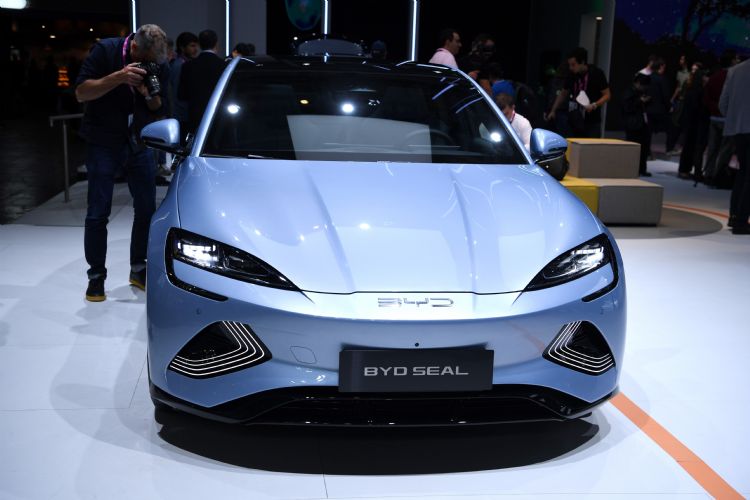 2023年比亚迪开始向乌兹别克斯坦出口汽车，如今乘胜追击在当地设厂。法新社