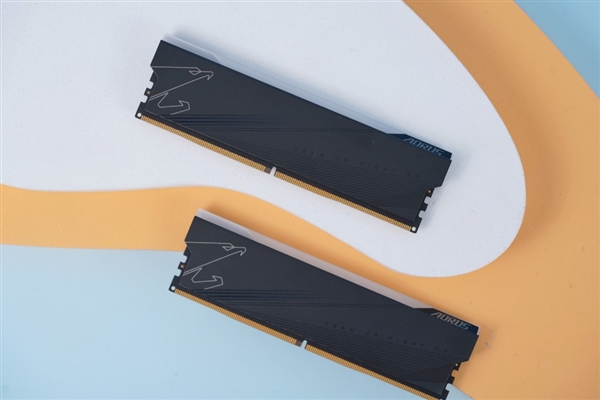 一对2999元!技嘉AORUS RGB DDR5-6000内存套装图赏