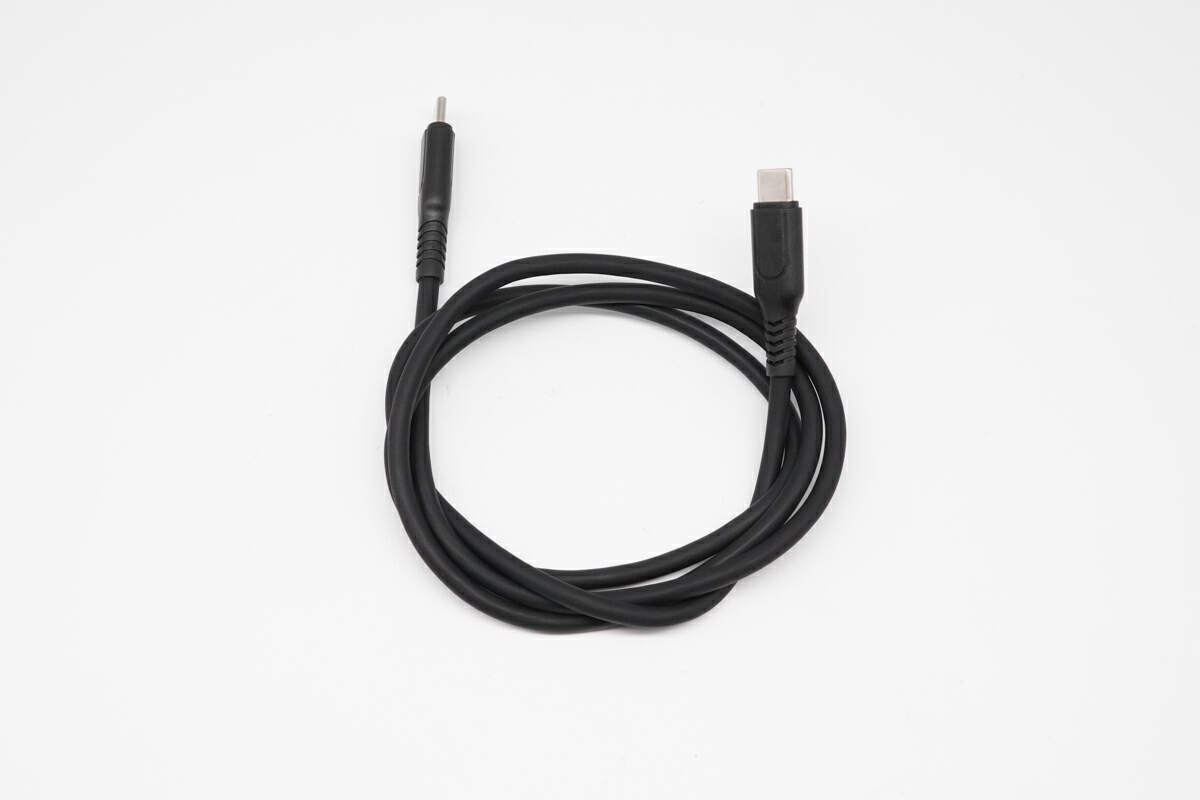 安耐惠100W C to C数据线,支持iPhone15-充电头网