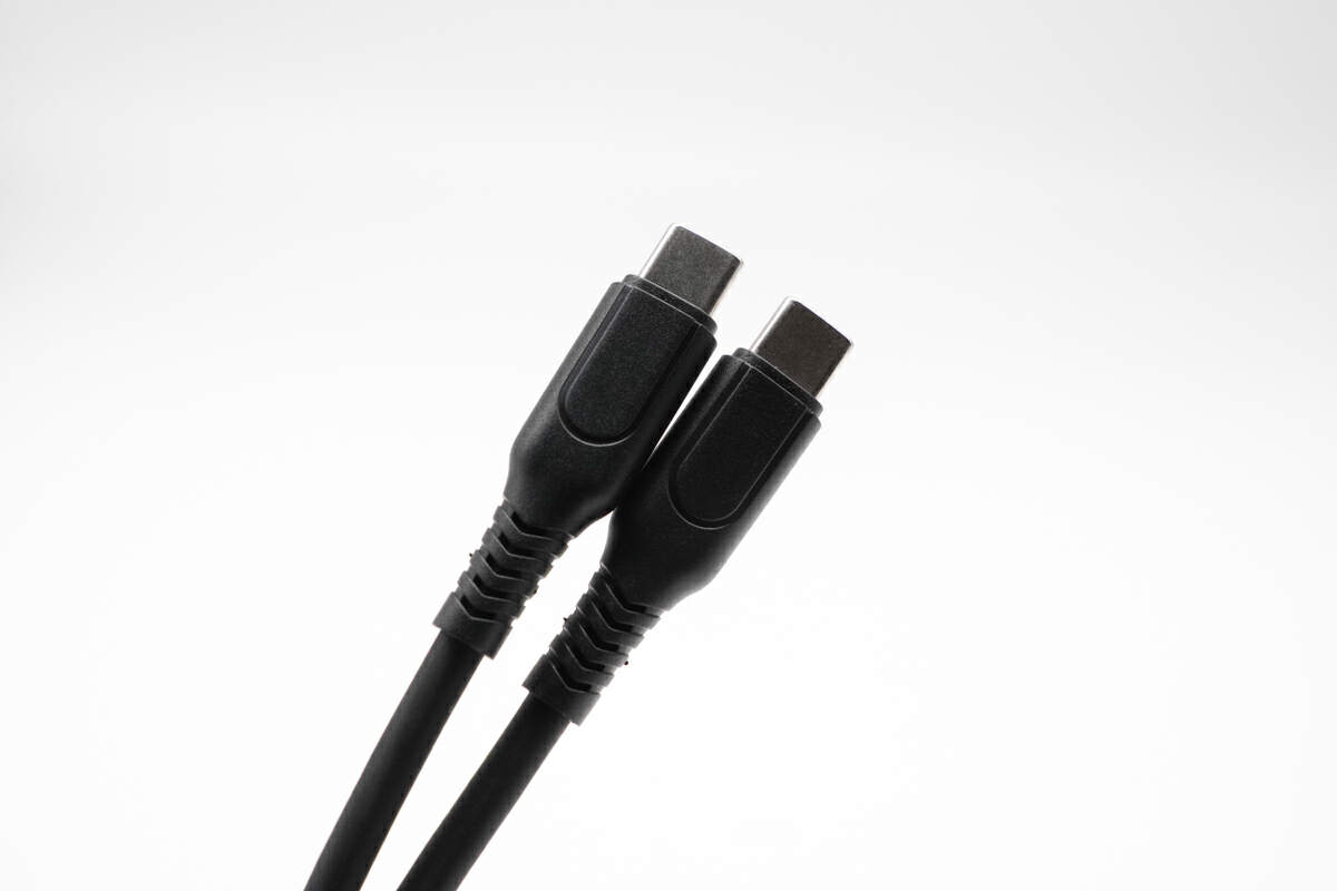 安耐惠100W C to C数据线,支持iPhone15-充电头网