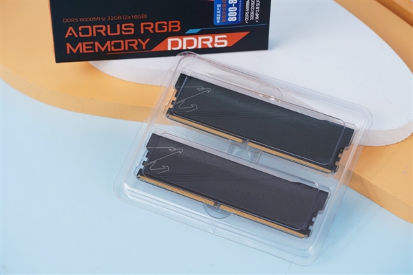一对2999元!技嘉AORUS RGB DDR5-6000内存套装图赏