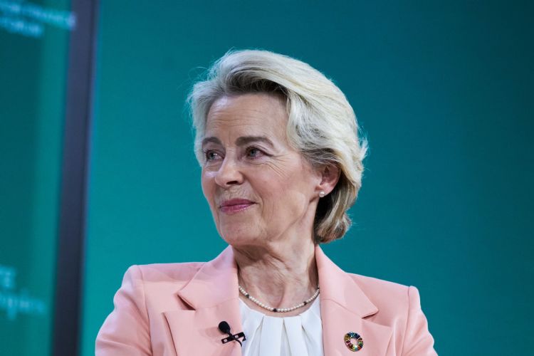 欧盟执委会主席Ursula von der Leyen指出，欧盟愿意竞争，但必须是公平的竞争，意指欧盟电动车产业正遭受来自国内不公平竞争挑战。彭博
