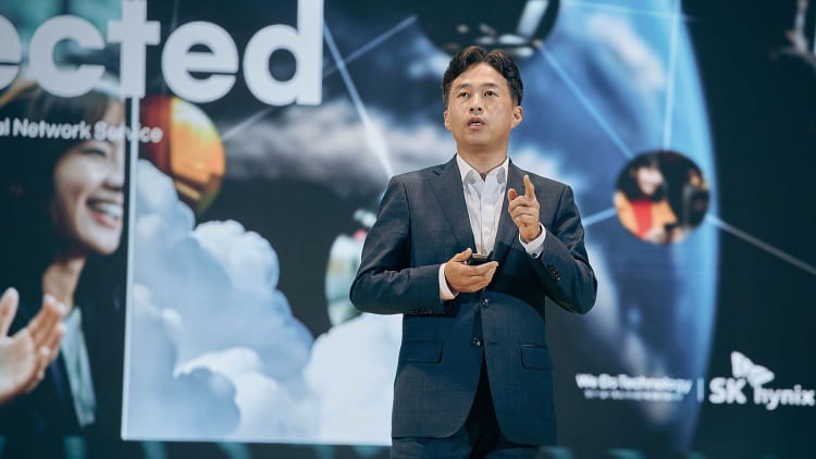 SK海力士社长罕见称赞三星，背后有何深意？