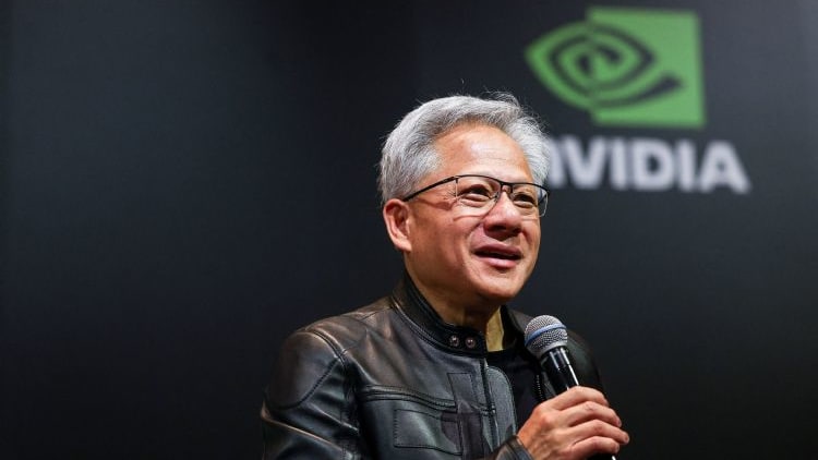 黄仁勋访韩：与三星、现代会长的“炸啤”会晤
