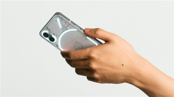 3200元 Nothing Phone 1发布:四边等宽 辨识度拉满