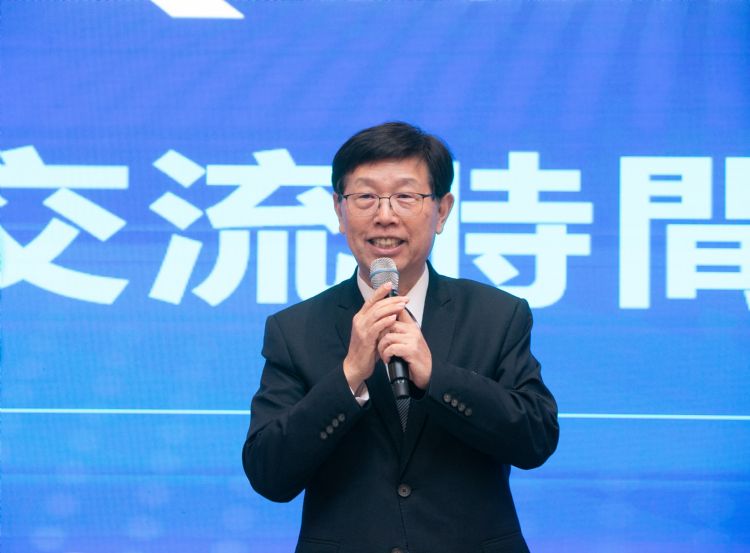 刘扬伟认为,第3季应已是PC产业谷底。符世旻摄(数据照) 刘扬伟认为,第3季应已是PC产业谷底。符世旻摄(数据照)