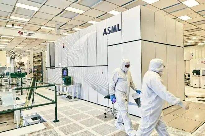 中国ASML机台装机量已接近1400台！美国新规影响有多大？