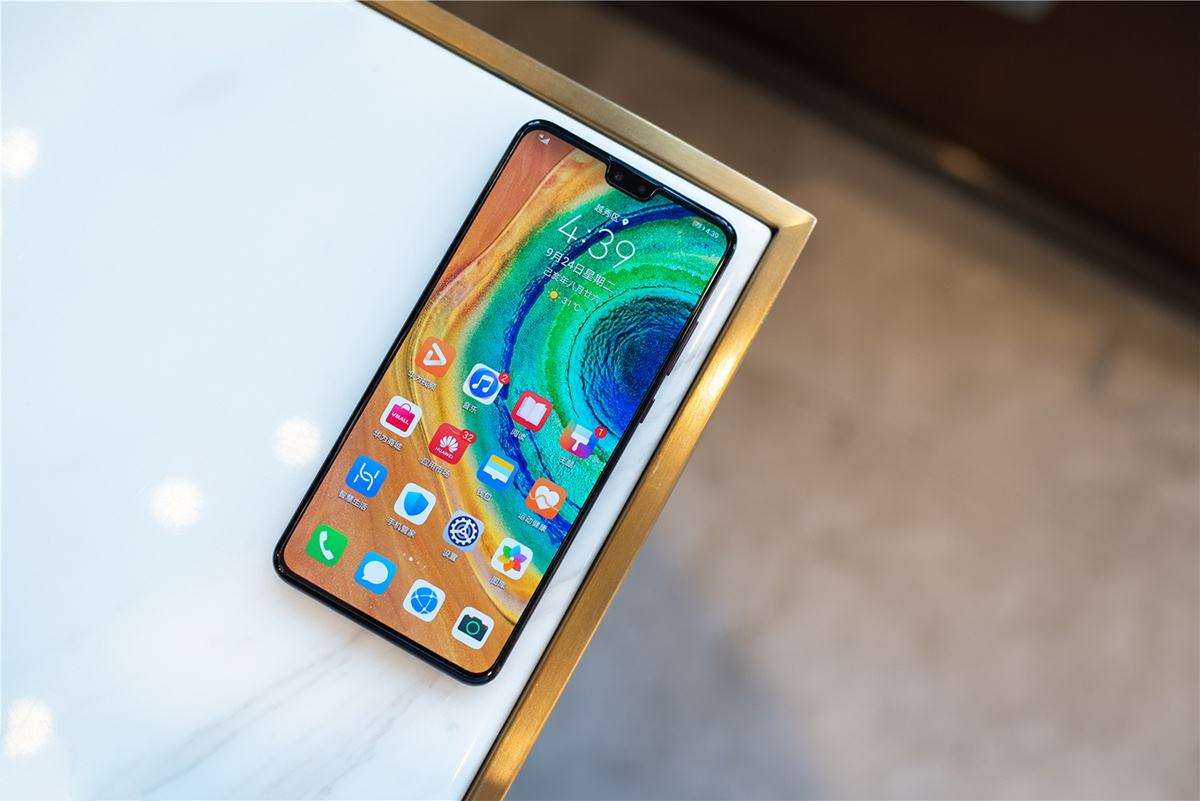回归5G战场，华为抢先苹果上新机