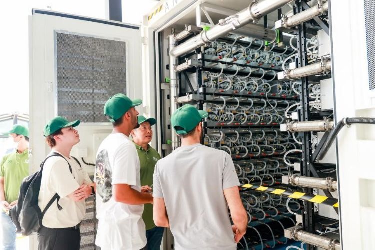比特大陆因现金流未转正,宣布暂缓9月部分薪资发放,内部员工也已证实,凸显出国内挖矿机市场正面临严峻挑战。比特大陆 比特大陆因现金流未转正,宣布暂缓9月部分薪资发放,内部员工也已证实,凸显出国内挖矿机市场正面临严峻挑战。比特大陆