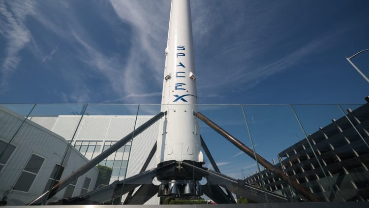 SpaceX筹备上市，估值冲1.75万亿美元