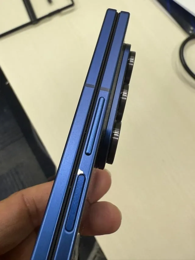 三星Galaxy Z Fold 7被曝掉漆问题