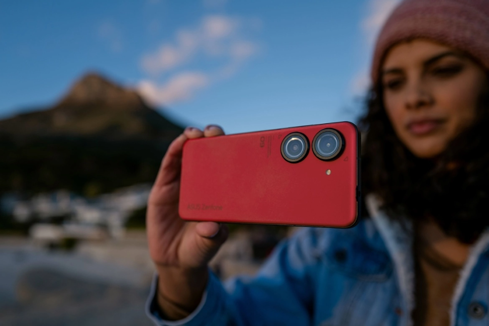 约 5500 元起,小屏旗舰华硕 Zenfone 9 发布:骁龙 8 + Gen1、5.9 英寸、3.5mm 耳机孔、IP68 防尘防水