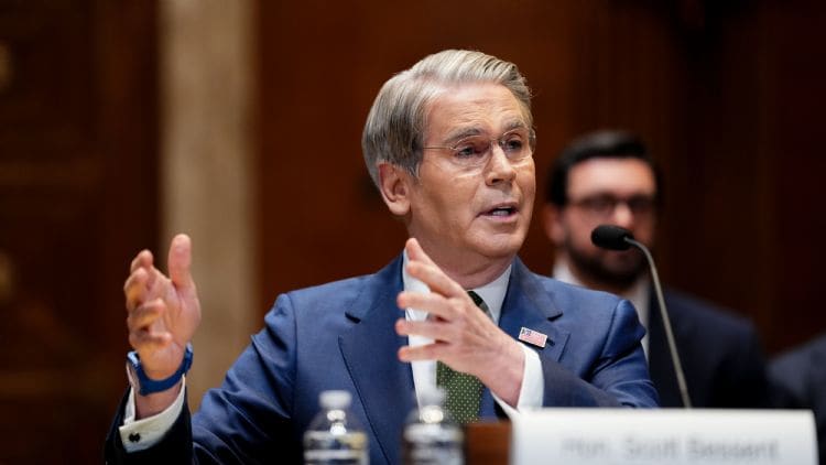 美国扩大对伊朗石油交易制裁，涉及中国企业