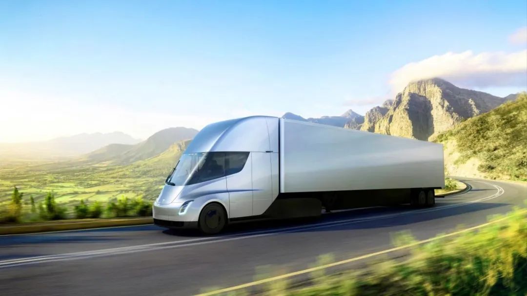 形似高铁、5秒破百、续航800km！特斯拉造的重卡又要颠覆行业？