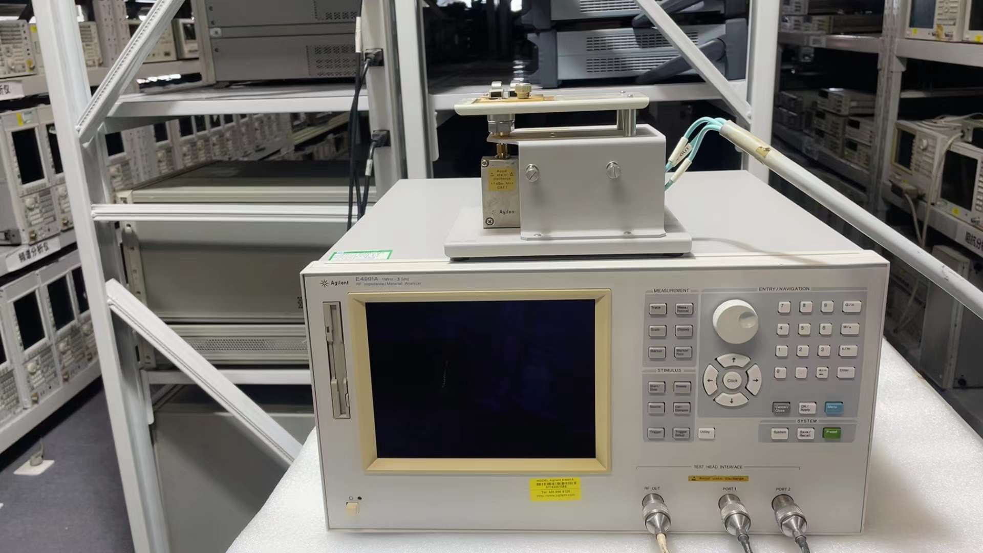 E4980A 精密型 LCR 表， 20 Hz 至 2 MHz